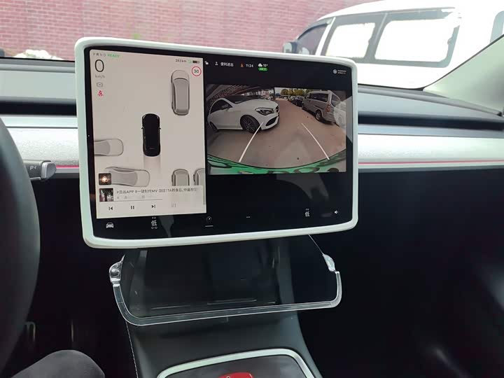 Фото 13 - Tesla Model Y