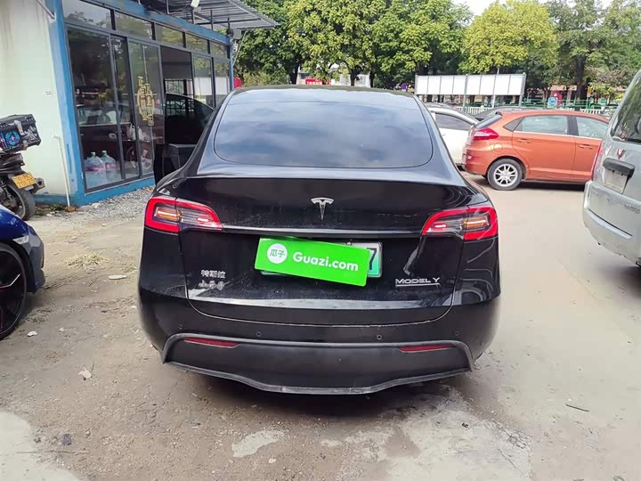 Фото 6 - Tesla Model Y