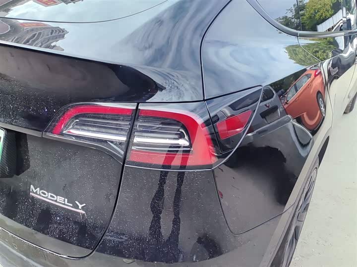 Фото 8 - Tesla Model Y