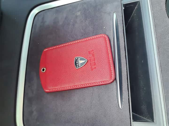 Фото 9 - Tesla Model Y