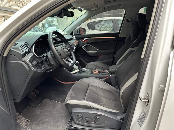 Фото 6 - Audi Q3