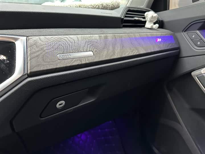 Фото 9 - Audi Q3