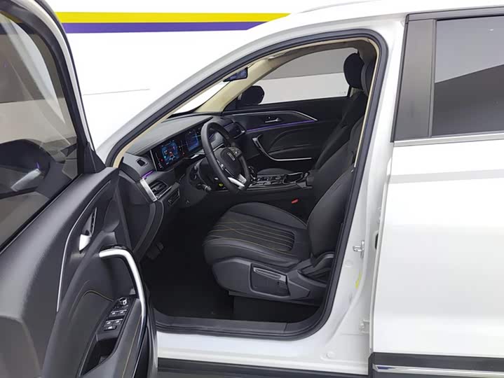 Фото 9 - Bestune T77