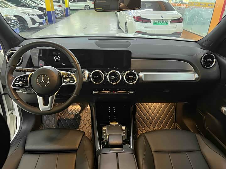 Фото 6 - Mercedes-Benz GLB-Class