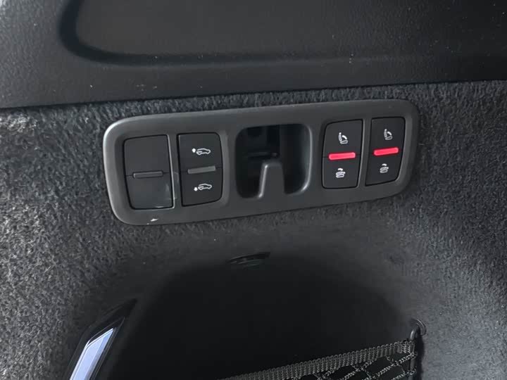 Фото 11 - Audi Q7