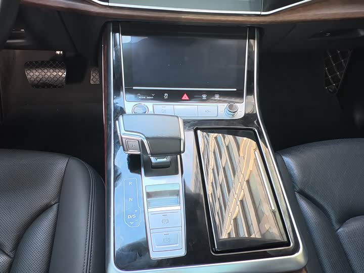 Фото 22 - Audi Q7