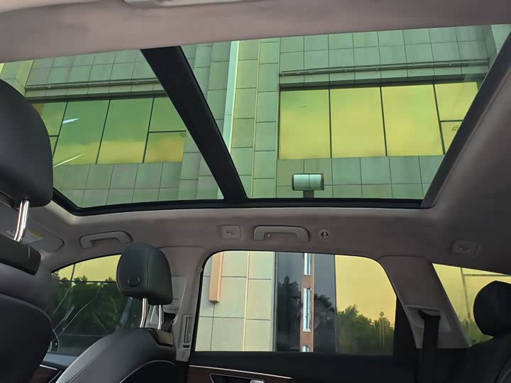 Фото 25 - Audi Q7