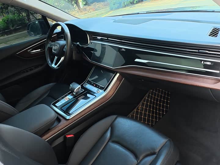 Фото 29 - Audi Q7