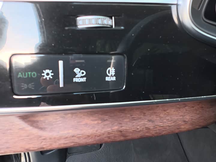 Фото 34 - Audi Q7