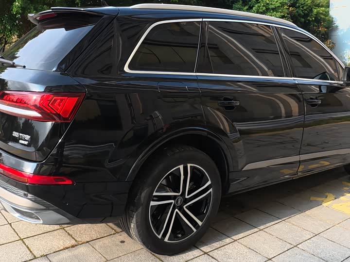 Фото 7 - Audi Q7