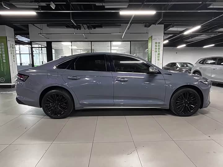 Фото 3 - Geely Preface L