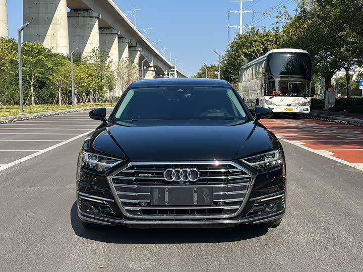 Фото 2 - Audi A8 Hybrid