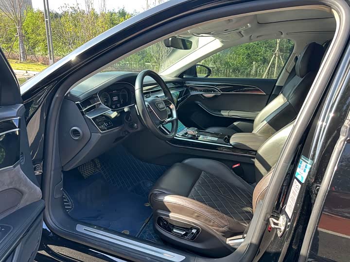 Фото 4 - Audi A8 Hybrid