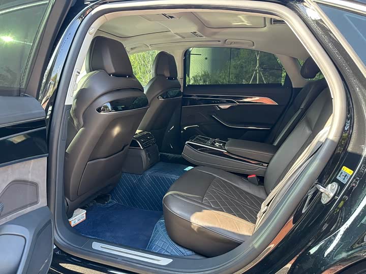 Фото 6 - Audi A8 Hybrid