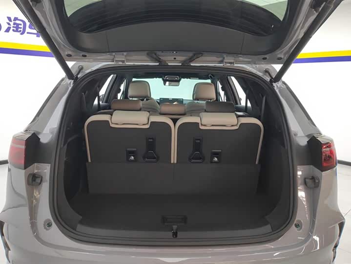 Фото 4 - BYD Tang Hybrid/EV