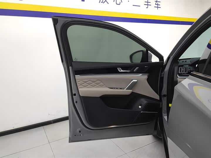 Фото 7 - BYD Tang Hybrid/EV