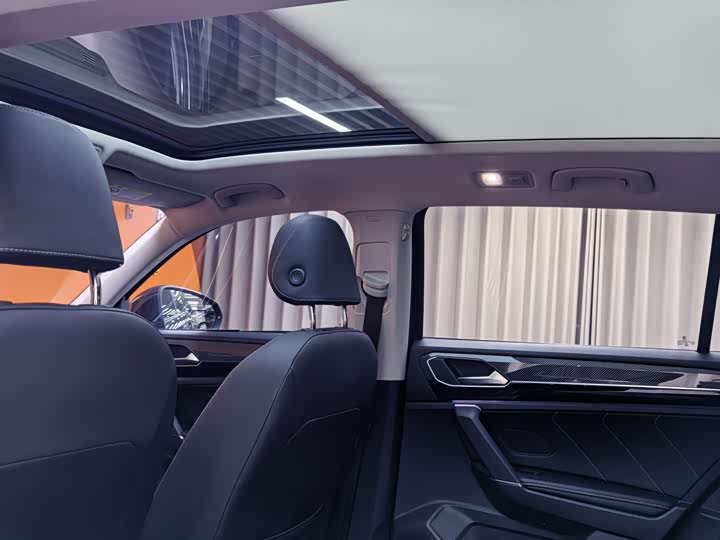 Фото 14 - Volkswagen Tayron