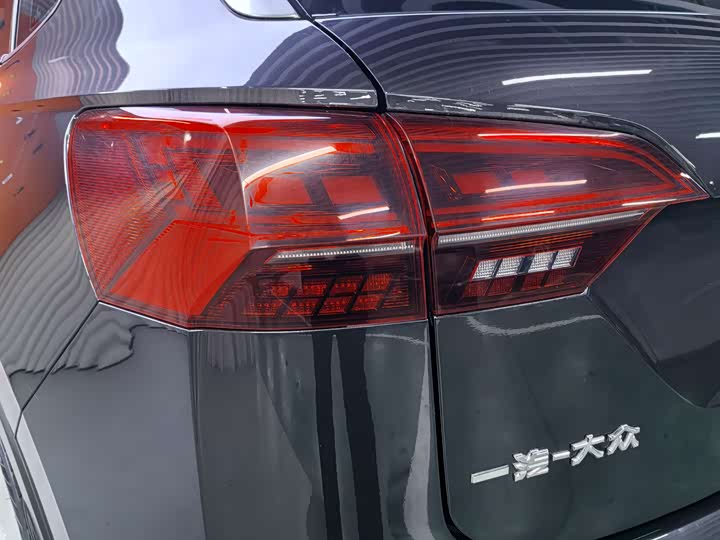 Фото 27 - Volkswagen Tayron