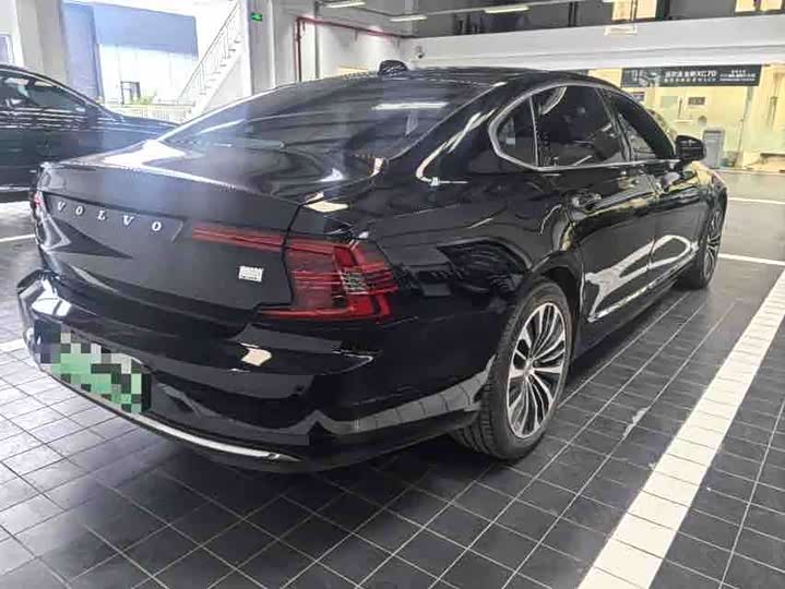 Фото 9 - Volvo S90 Hybrid