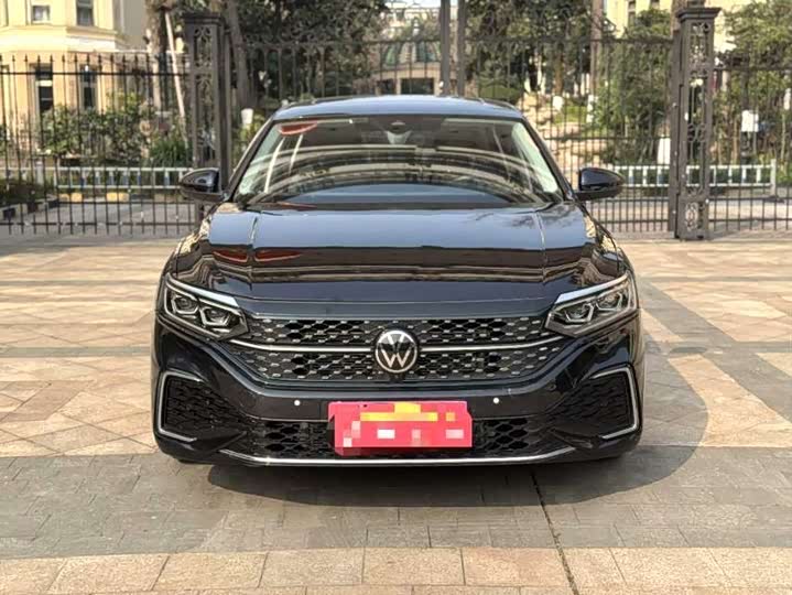 Фото 2 - Volkswagen Passat