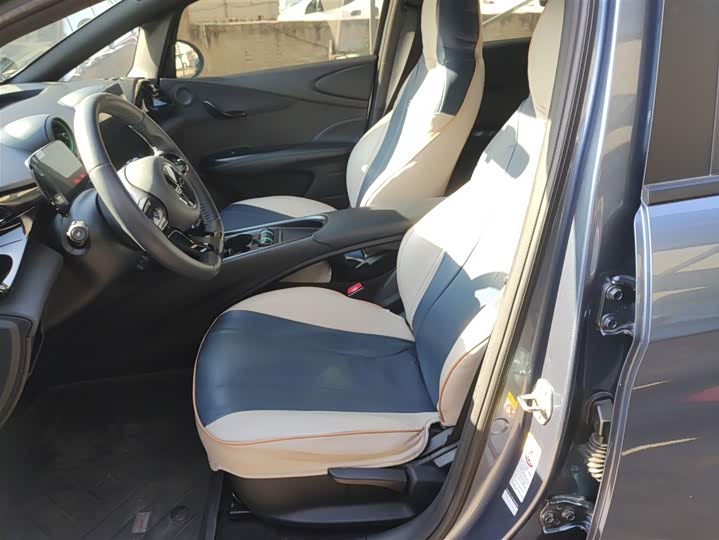 Фото 15 - BYD Dolphin