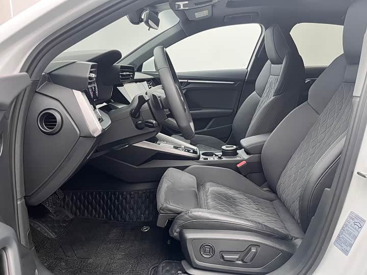 Фото 18 - Audi A3