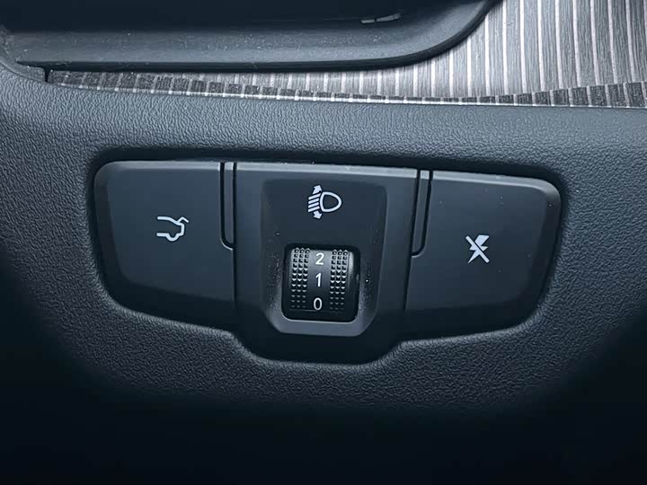 Фото 30 - Hongqi E-QM5