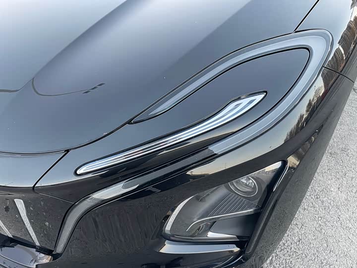 Фото 5 - Hongqi E-QM5