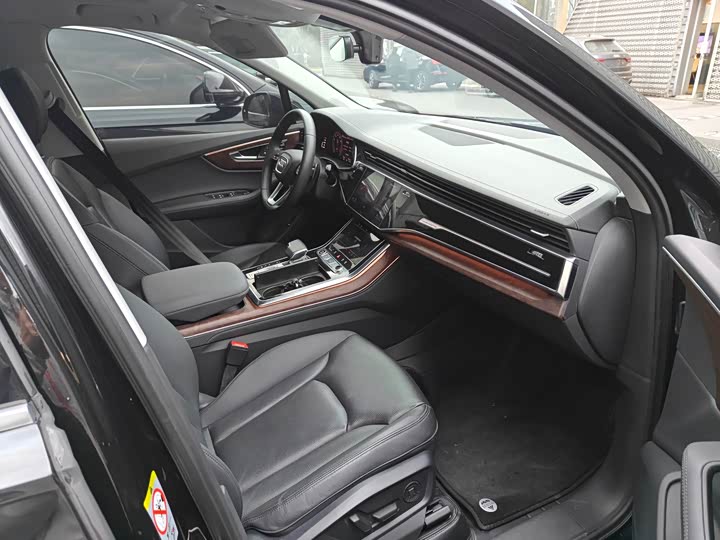 Фото 11 - Audi Q7