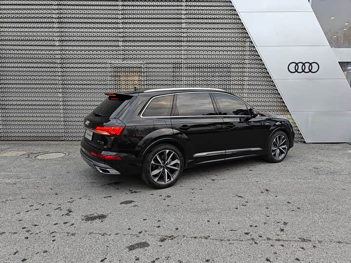 Фото 3 - Audi Q7