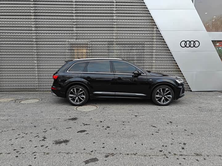 Фото 4 - Audi Q7