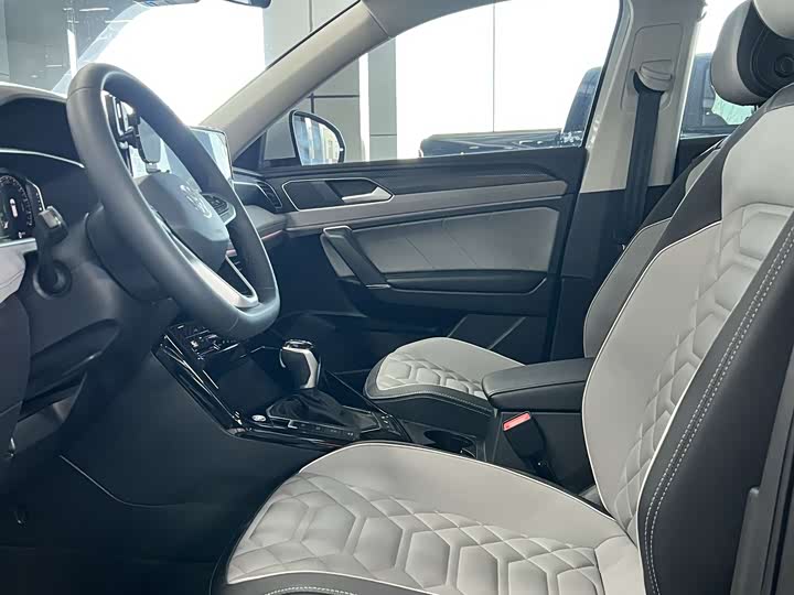 Фото 11 - Volkswagen Tayron