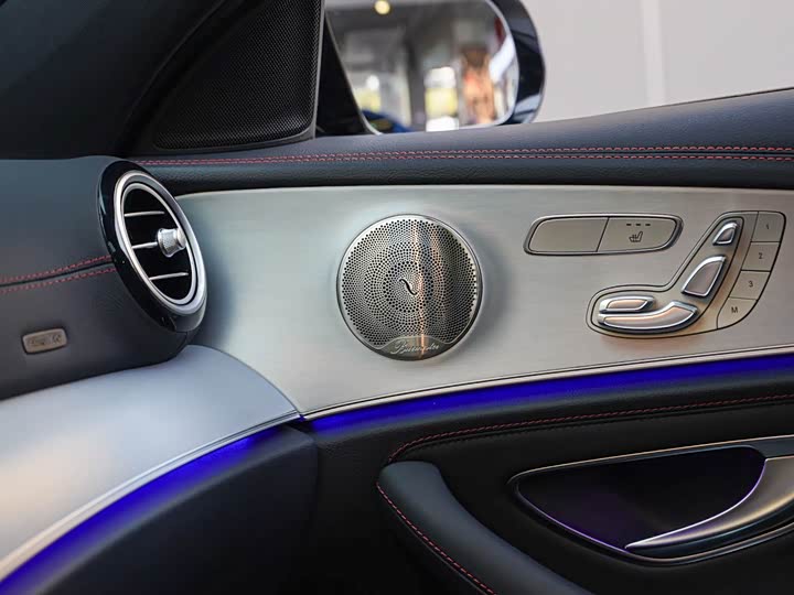 Фото 11 - Mercedes-Benz E-Class AMG