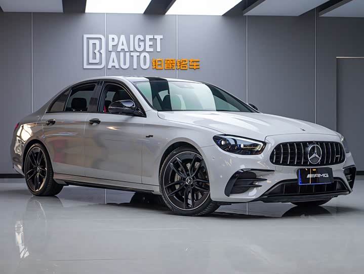 Фото 2 - Mercedes-Benz E-Class AMG