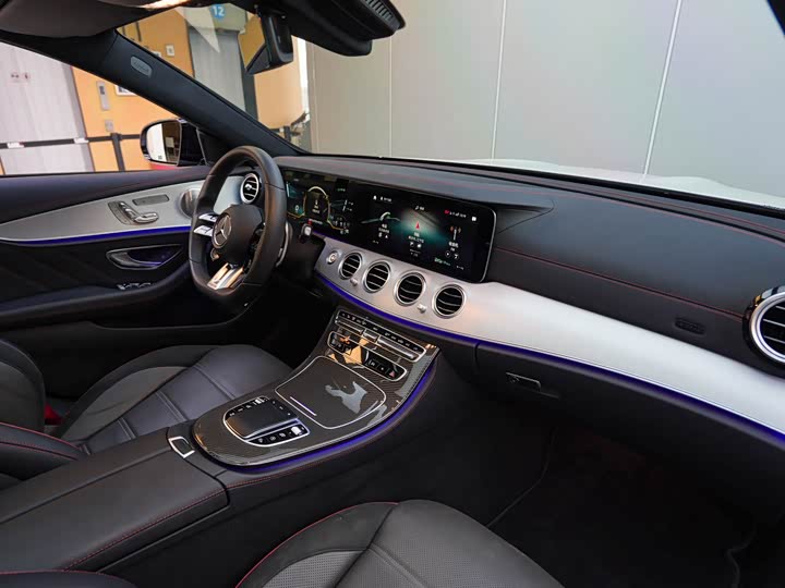 Фото 9 - Mercedes-Benz E-Class AMG