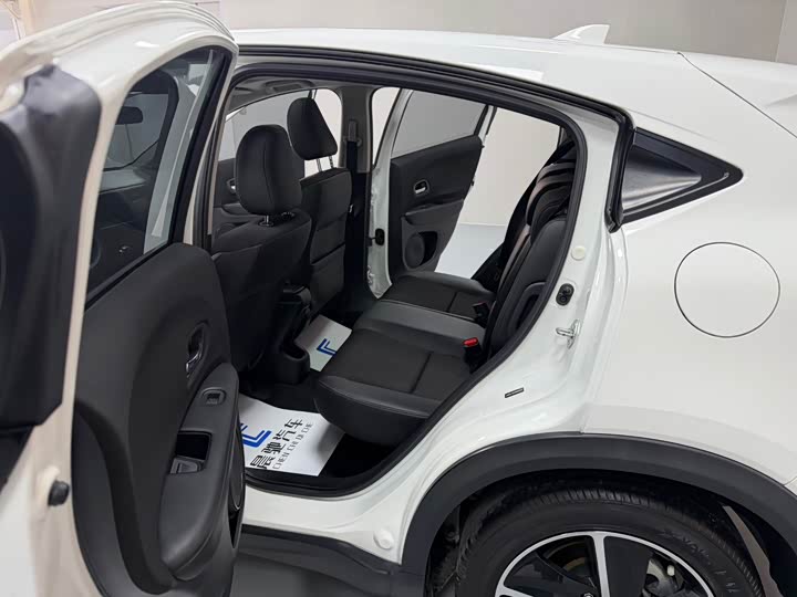 Фото 12 - Honda Vezel