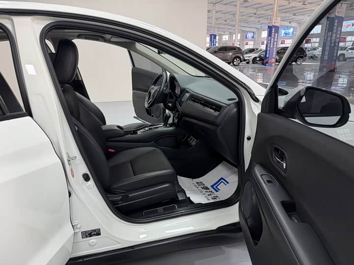 Фото 14 - Honda Vezel