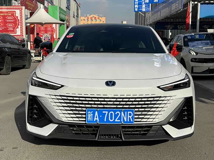 Фото 2 - Changan UNI-V