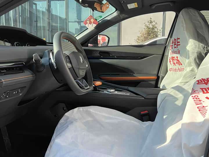 Фото 4 - Changan UNI-V