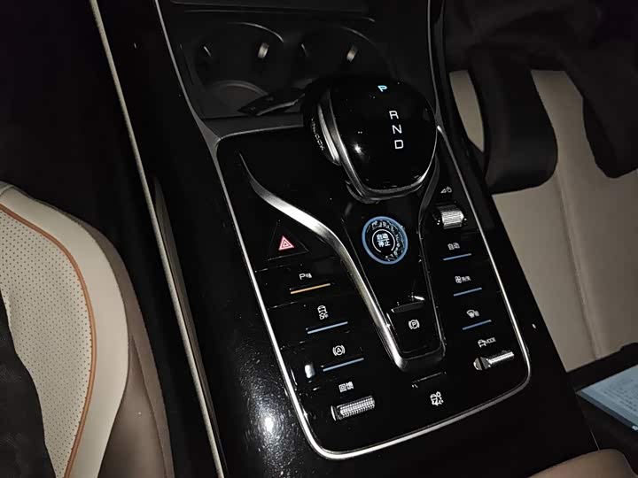 Фото 14 - BYD Qin Plus