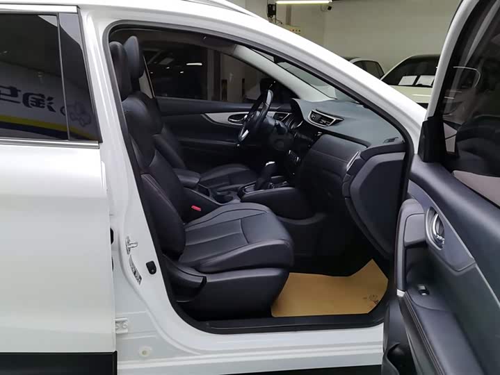 Фото 8 - Nissan Qashqai