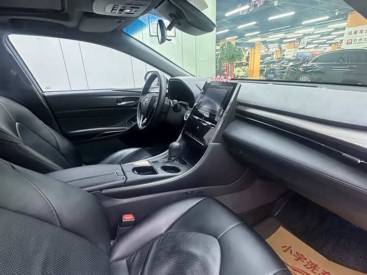 Фото 3 - Toyota Avalon