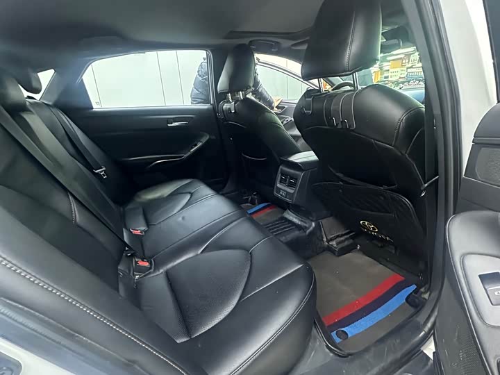 Фото 4 - Toyota Avalon