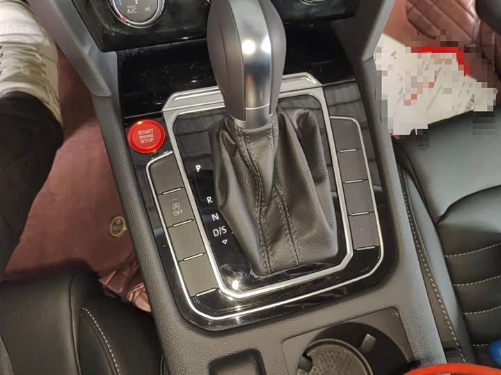 Фото 14 - Volkswagen Magotan