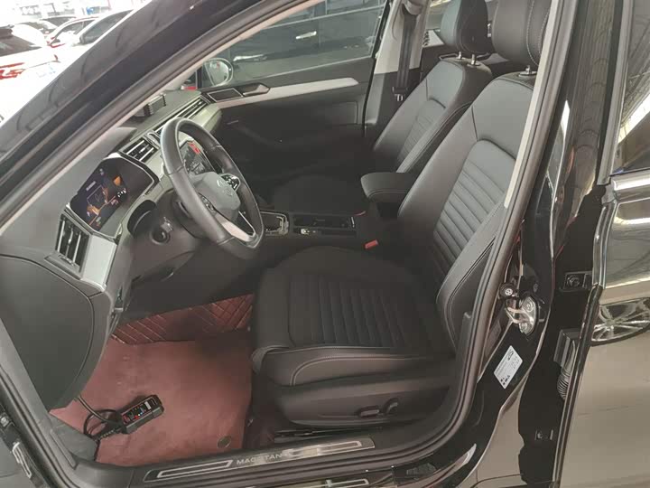 Фото 15 - Volkswagen Magotan