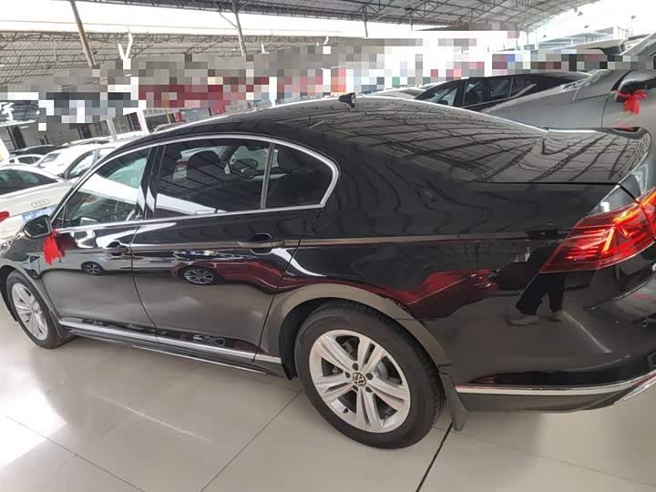 Фото 5 - Volkswagen Magotan