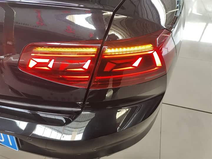 Фото 8 - Volkswagen Magotan