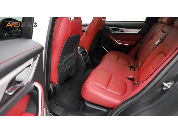 Фото 7 - Jaguar F-Pace