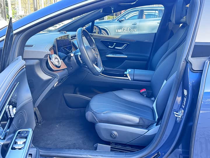 Фото 12 - Mercedes-Benz EQE