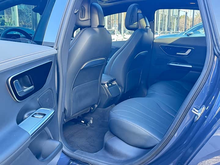 Фото 13 - Mercedes-Benz EQE